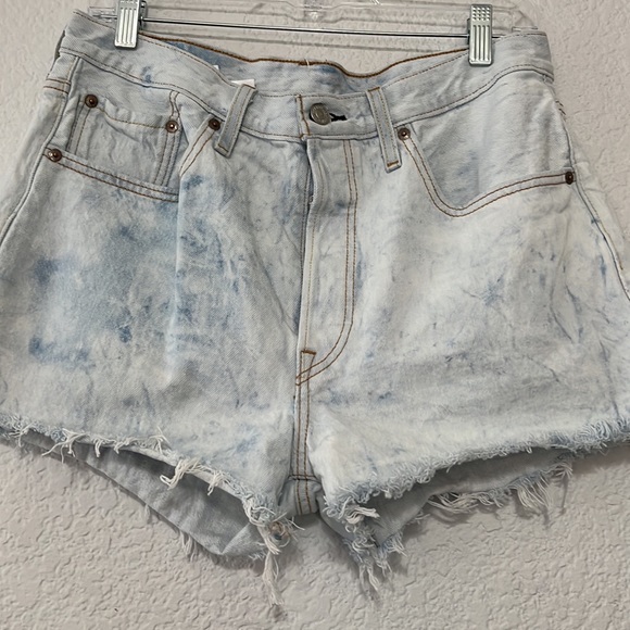 Levi’s 501 Button Fly Bleach acid Wash Denim Shorts - Picture 2 of 14